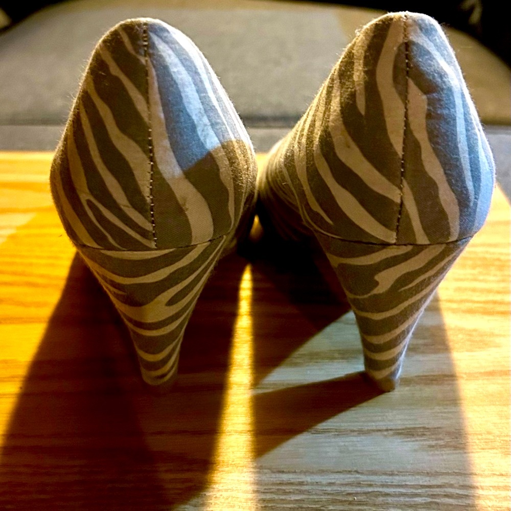 MATERIAL GIRL HEELS 👠